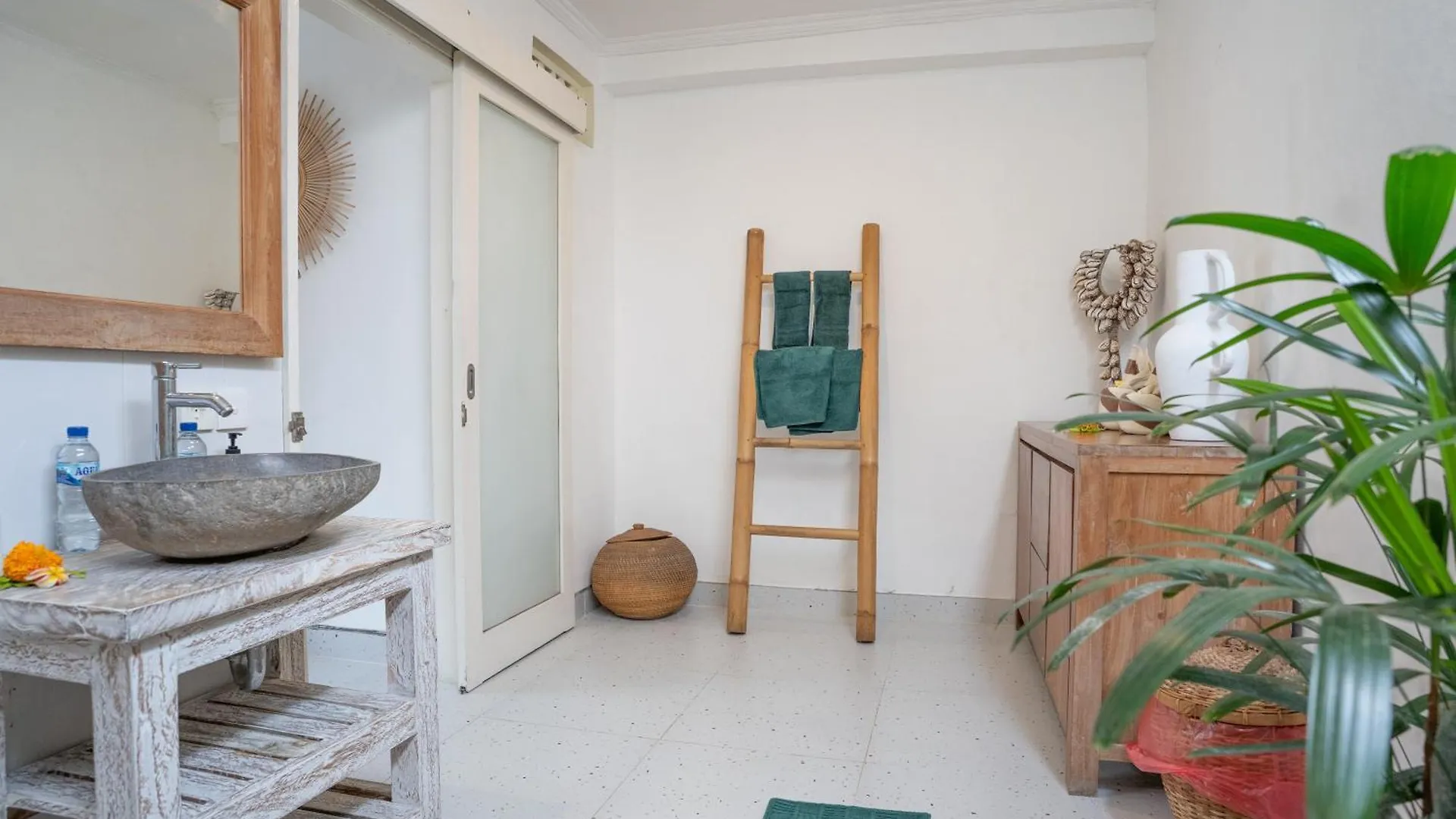 Villa Anouk Seminyak سمينياك